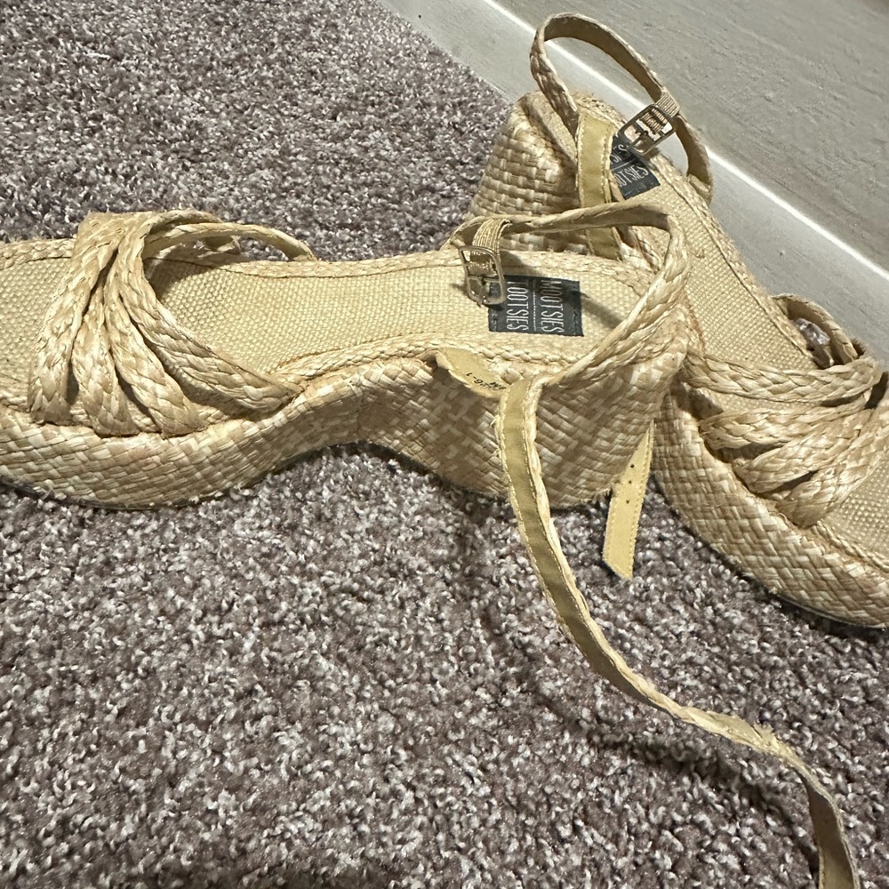 Steve Madden Women's Tan Woven Sandals
